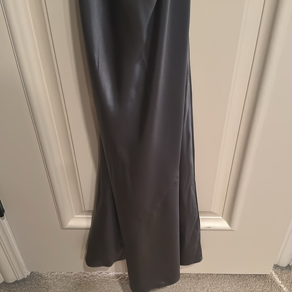 NWT reformation silk cassette dress in gunmetal - Picture 5 of 8